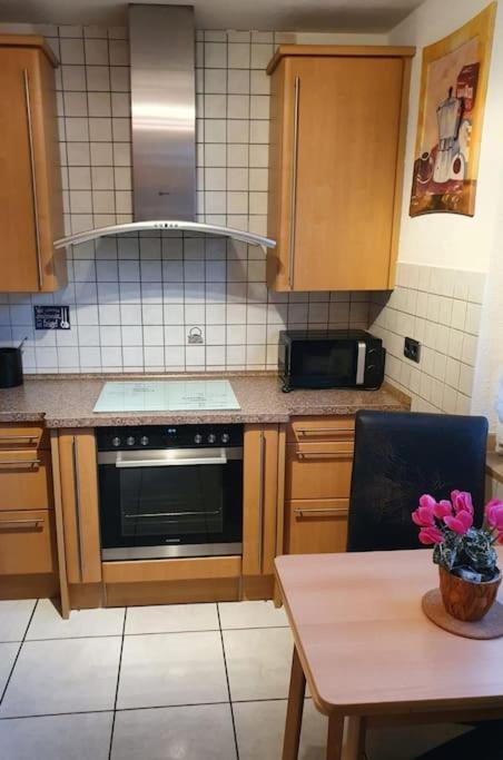 Zentrale Messe/Ferien Whg Mit Garten & Parkplatz Ratingen Eksteriør billede