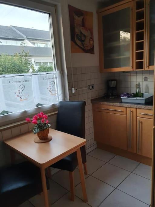 Zentrale Messe/Ferien Whg Mit Garten & Parkplatz Ratingen Eksteriør billede